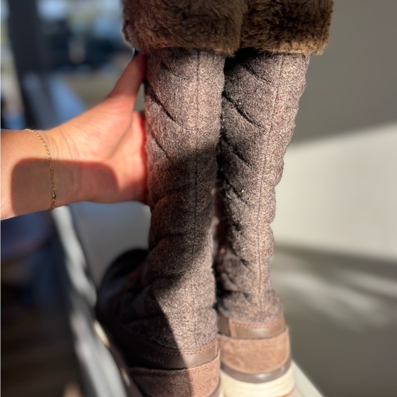 NWOT Salomon Brown and Red Lace Up Boots - Picture 8 of 8